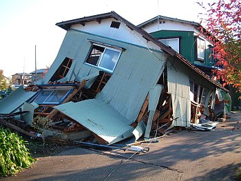 House distroyed in the Oct. 23, 2004 Niigata earthquake